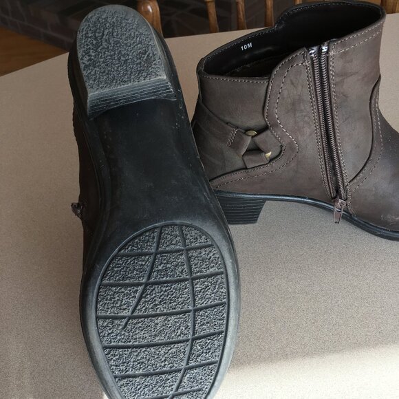 Easy Street Brown Bootie - Picture 1 of 8